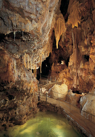 LA GROTTE D’ARGILAN Lozère